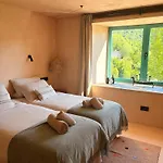 Casa Albaredo, Aldea Rural, Boutique Hotel, Retreat, Otel O Cebrero