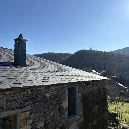 Casa Albaredo, Aldea Rural, Boutique Hotel, Retreat, Hotel O Cebrero